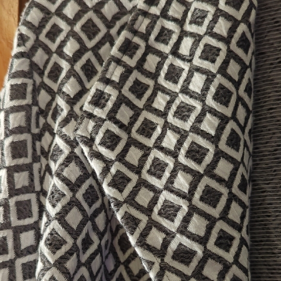 Geometric Patterned Gray Jacket - Picture 8 of 12